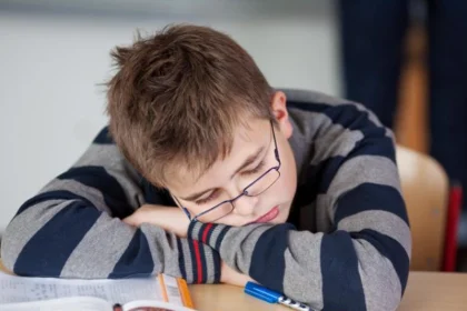 Reasons-for-child-fatigue دلایل خستگی کودک